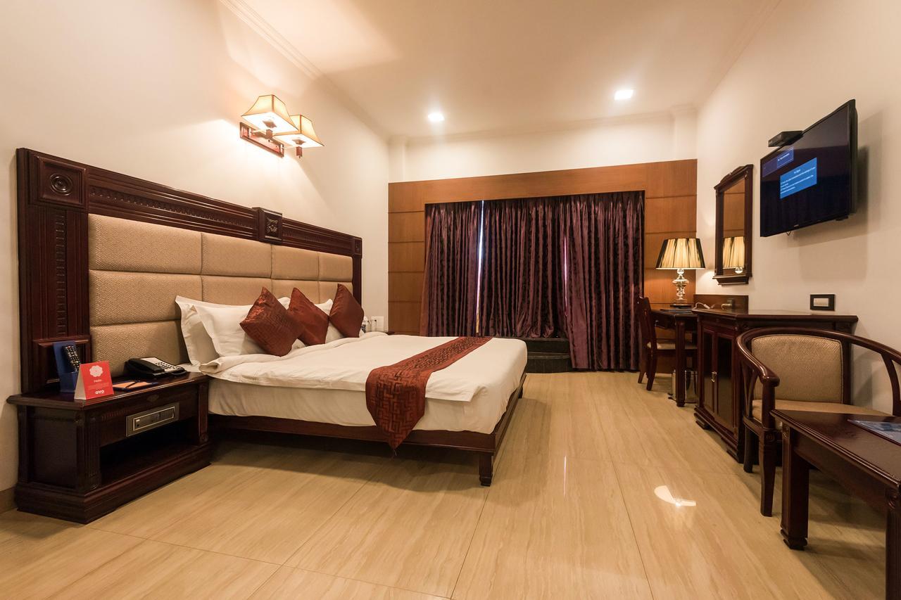 Golden Chariot Vasai Hotel Exterior photo