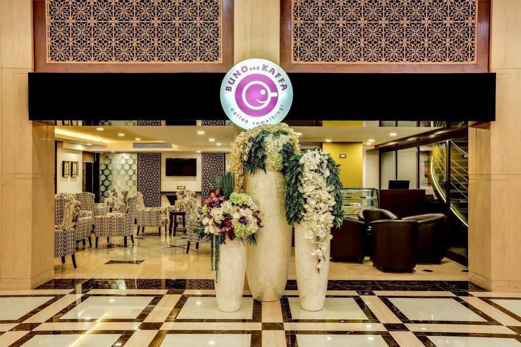 Golden Chariot Vasai Hotel Exterior photo